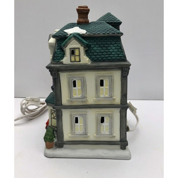VILLAGE SQUARE COLLECTIBLES PORCLEAIN LIGHTED HOUSE "HATFIELDS HABERDASHERY" - Picture 4 of 15